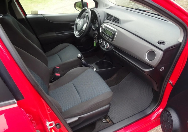Toyota Yaris cena 29900 przebieg: 123000, rok produkcji 2012 z Golczewo małe 232